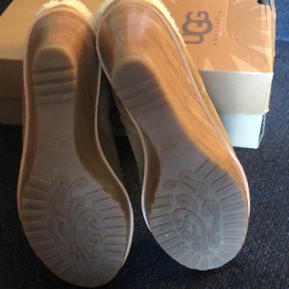 ❤️SOLD❤️ UGG Anais wedges - Picture 4 of 7